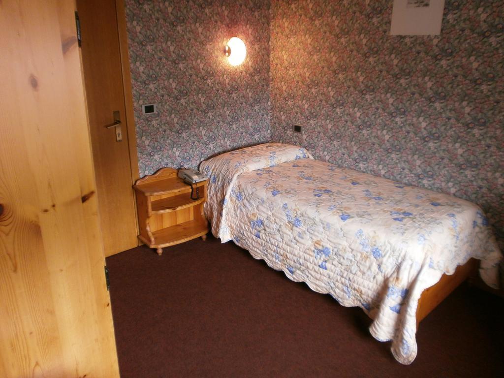 Hotel Cervo Bormio Room photo
